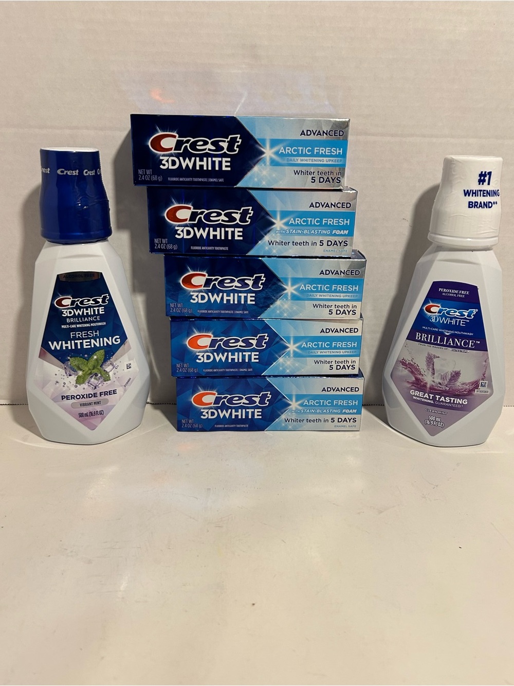 Crest 3D White Arctic Fresh Toothpaste & Mouthwash Assorted Bundle-BlueWhite